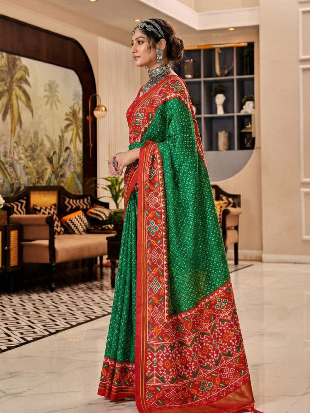 Urban Pallu Woven Design Cotton Blend Daily Saree