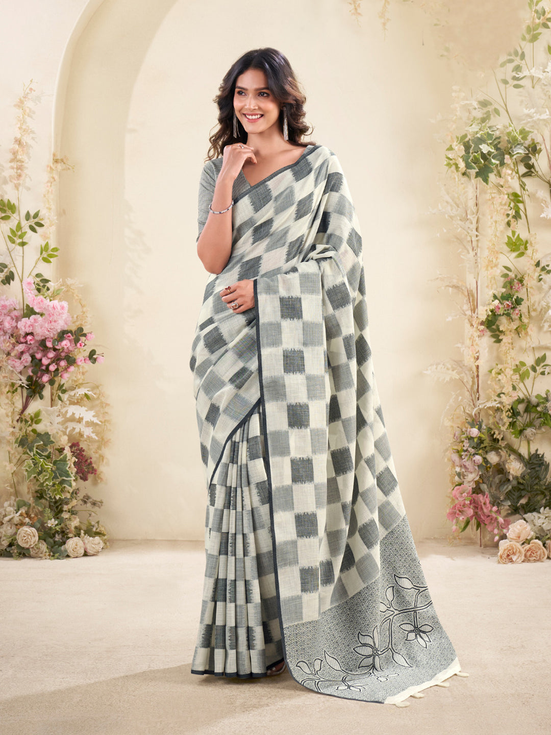 Urban Pallu Woven Design Silk Blend Work Saree