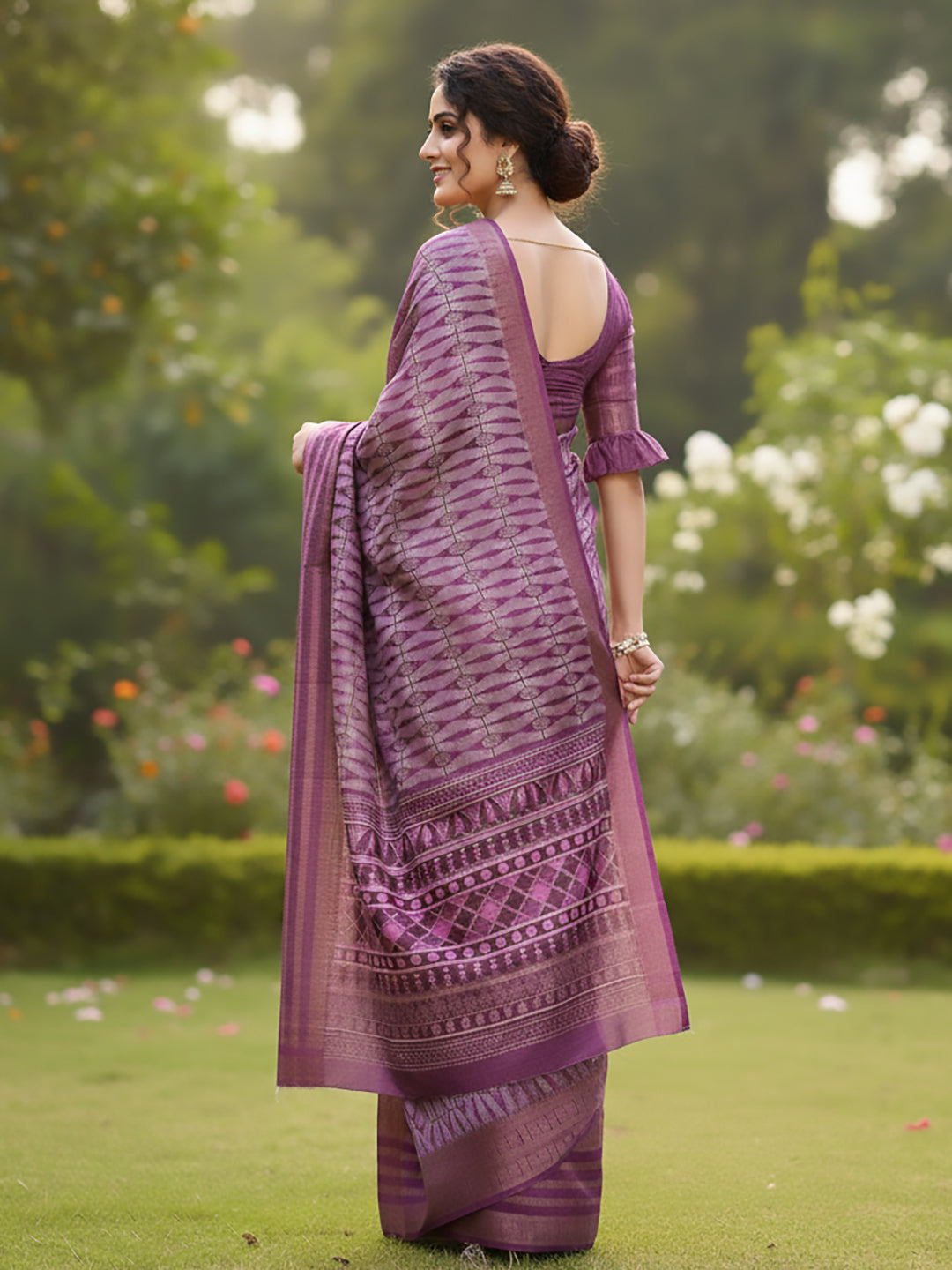 Urban Pallu Floral Sequinned Silk Blend Fusion Saree