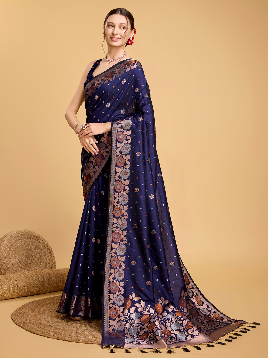 Urban Pallu Woven Design Silk Blend Party Saree