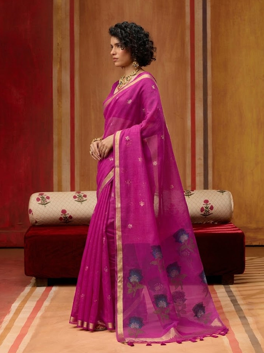 Urban Pallu Printed Satin Party Saree