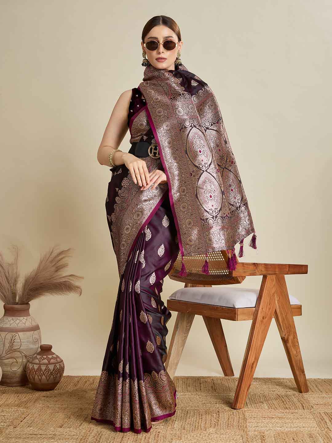 Urban Pallu Woven Design Silk Blend Party Saree