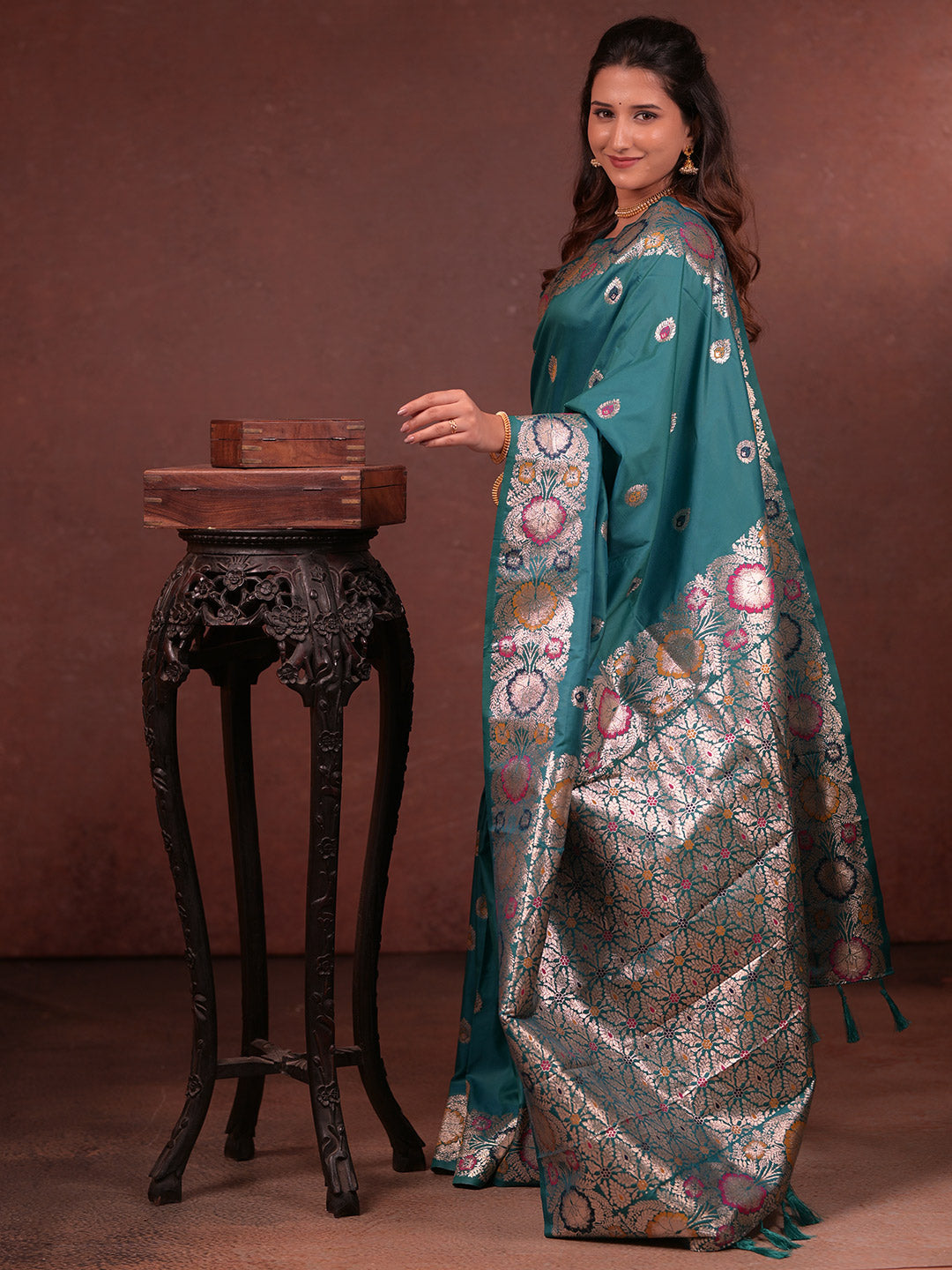Urban Pallu Woven Design Silk Blend Traditional Saree