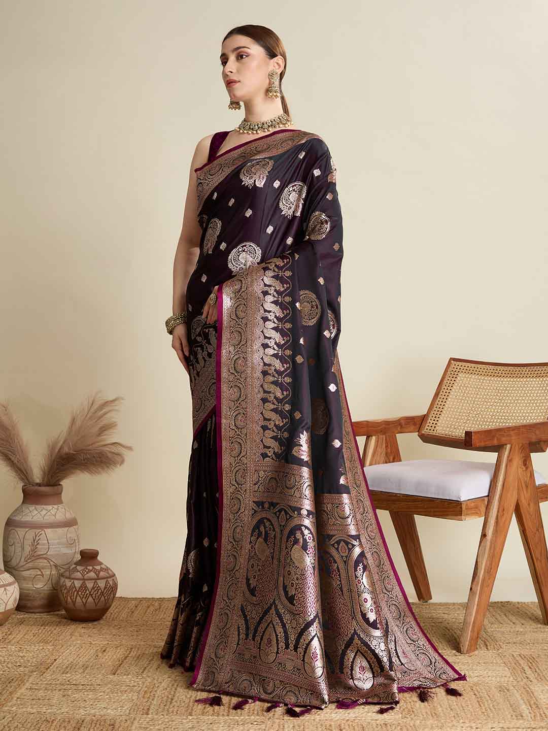 Urban Pallu Woven Design Silk Blend Party Saree