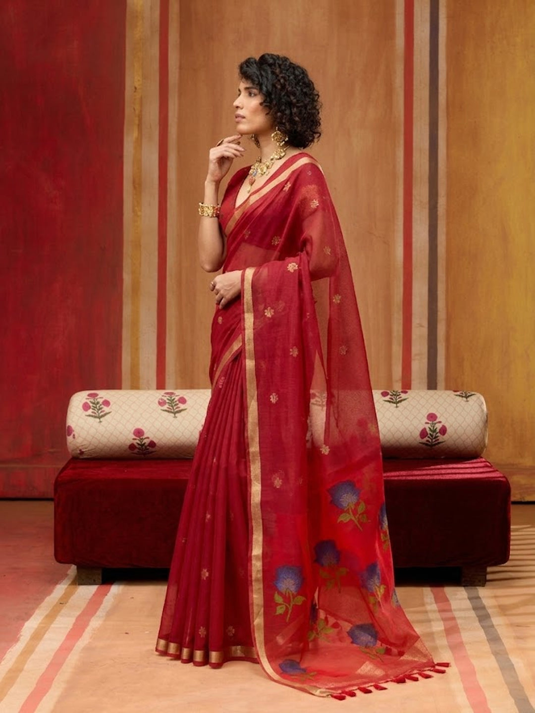 Urban Pallu Printed Satin Party Saree
