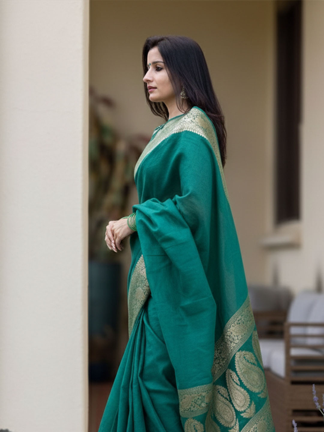 Urban Pallu Woven Design Silk Blend Work Saree