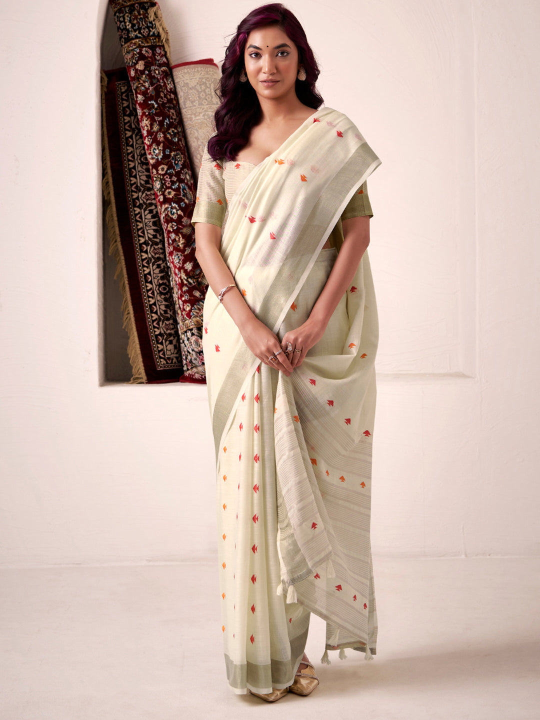 Urban Pallu Embroidered Cotton Blend Traditional Saree