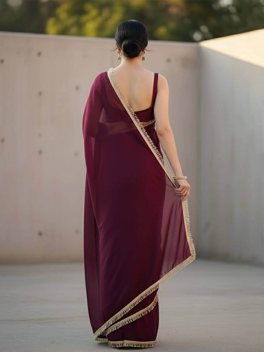 Urban Pallu Solid Poly Georgette Daily Saree