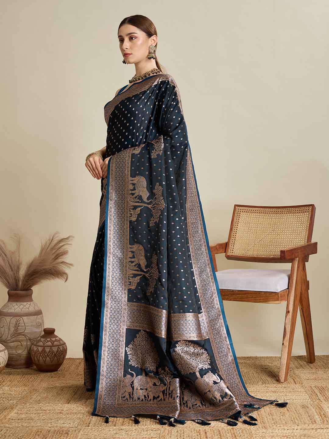 Urban Pallu Woven Design Silk Blend Party Saree