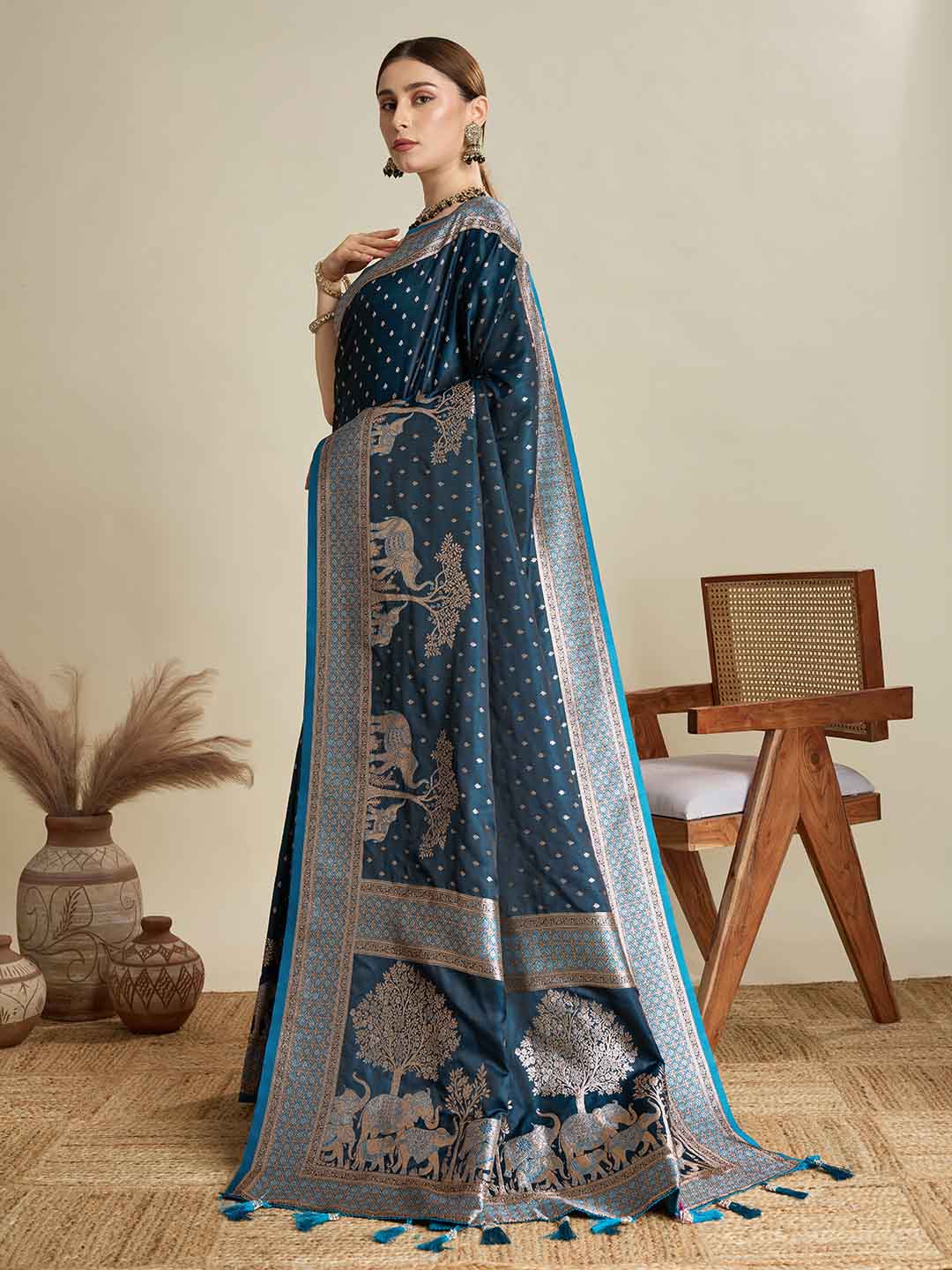 Urban Pallu Woven Design Silk Blend Party Saree
