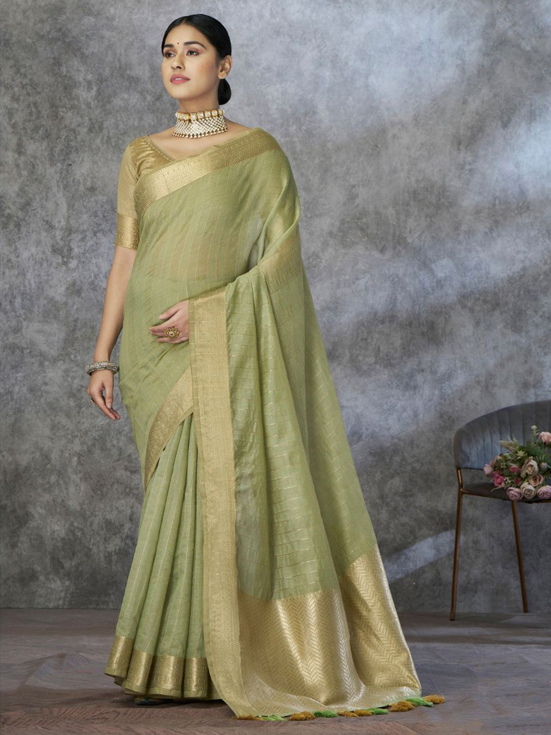 Urban Pallu Solid Cotton Blend Daily Saree