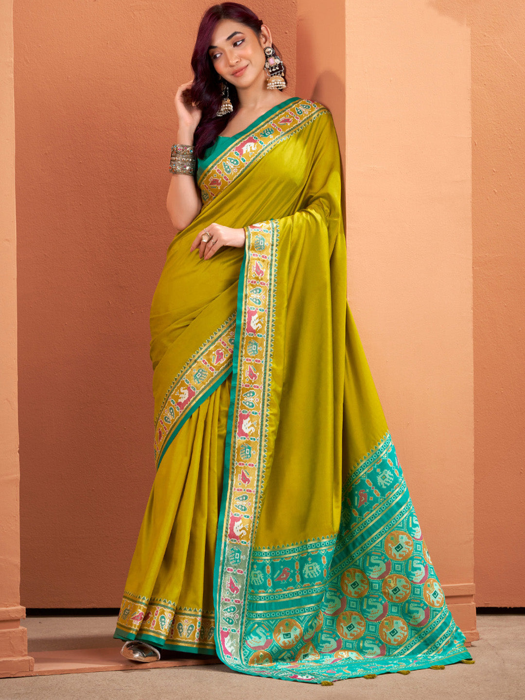 Urban Pallu Solid Silk Blend Festive Saree