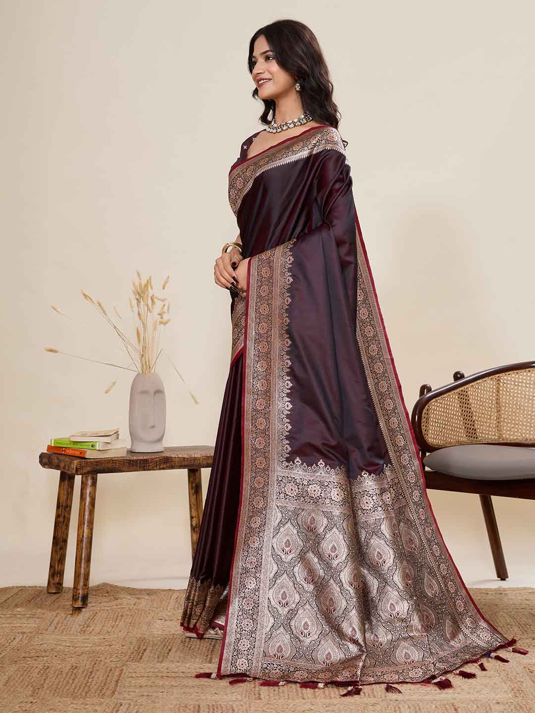 Urban Pallu Woven Design Silk Blend Party Saree