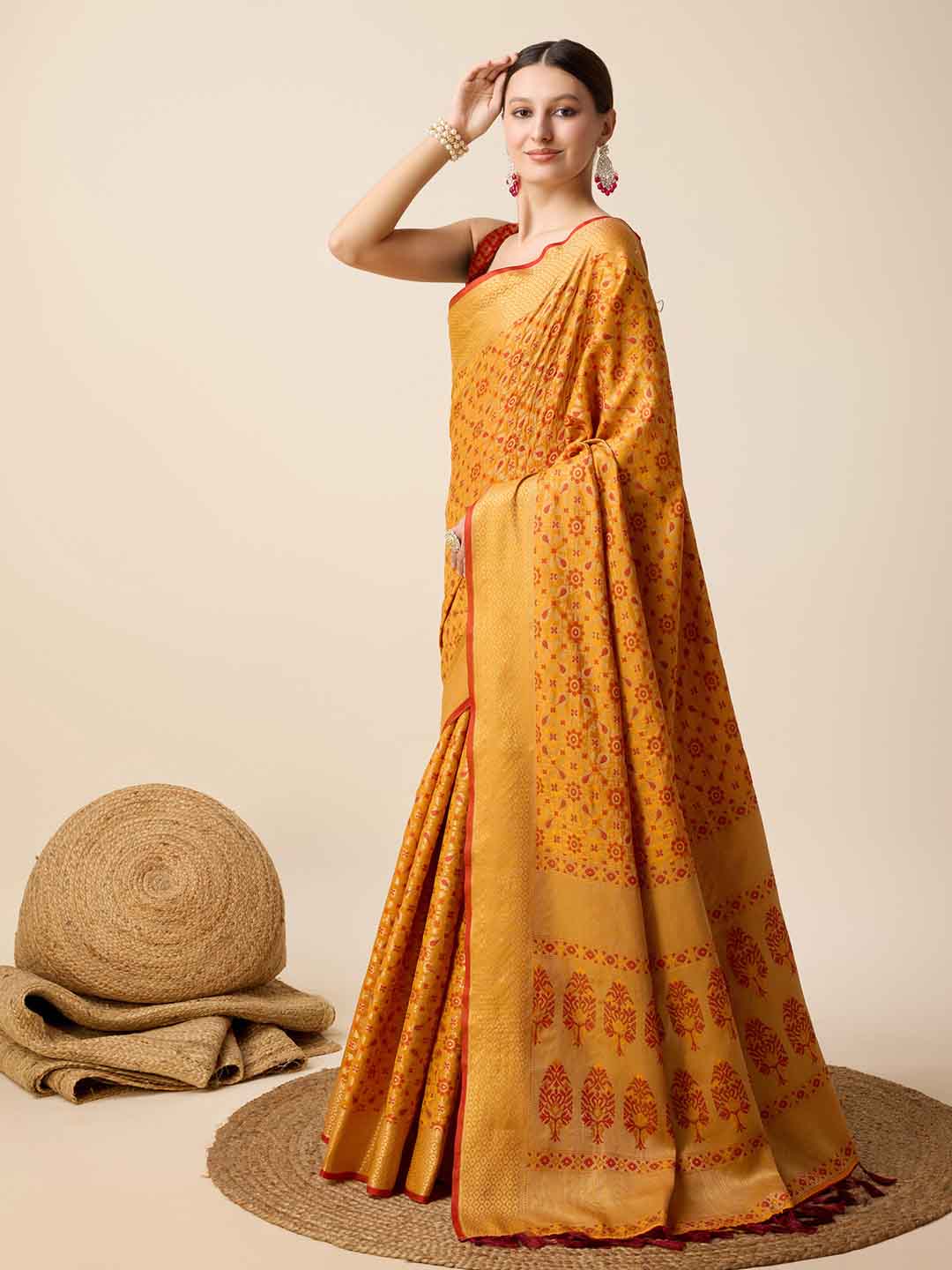 Urban Pallu Woven Design Silk Blend Party Saree