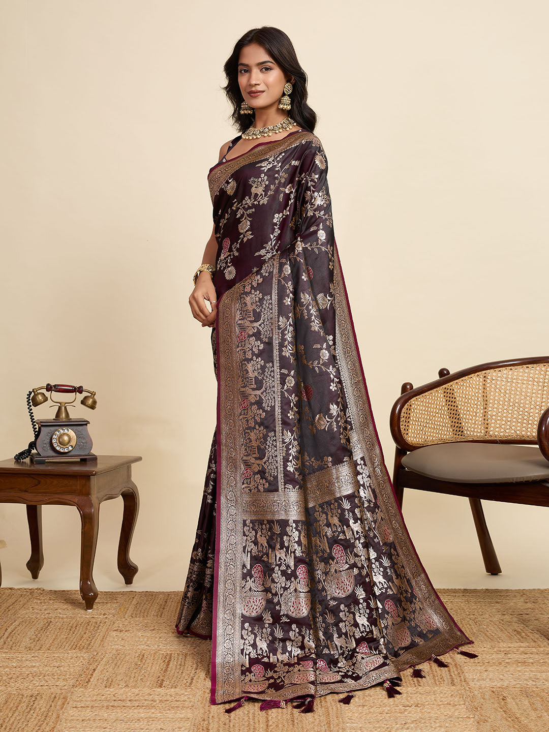 Urban Pallu Woven Design Silk Blend Party Saree