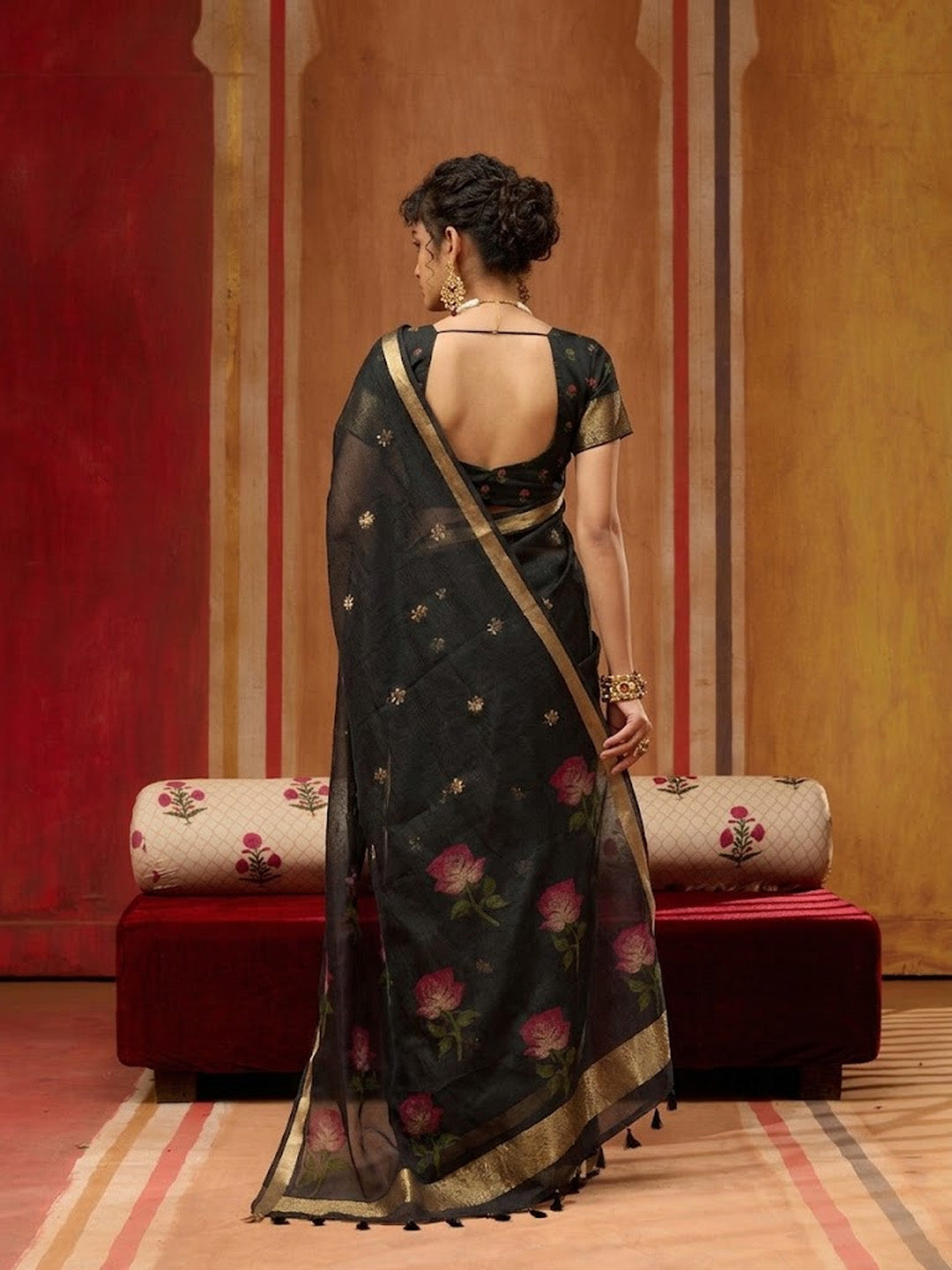 Urban Pallu Printed Satin Party Saree