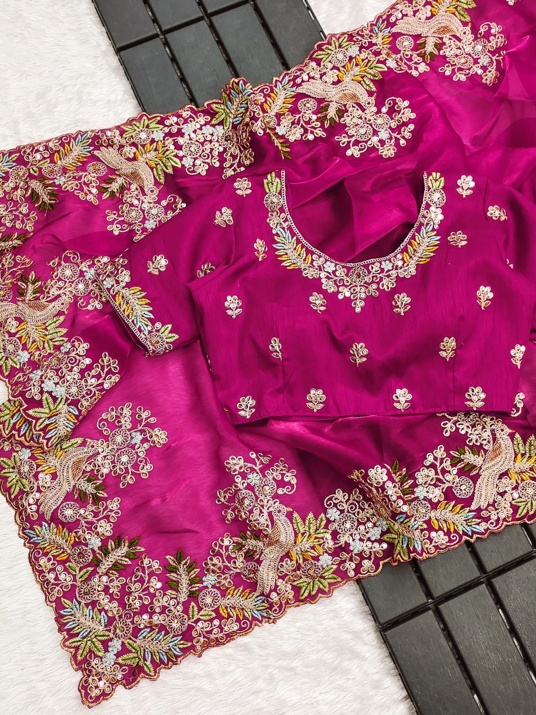Urban Pallu Solid Silk Blend Festive Saree
