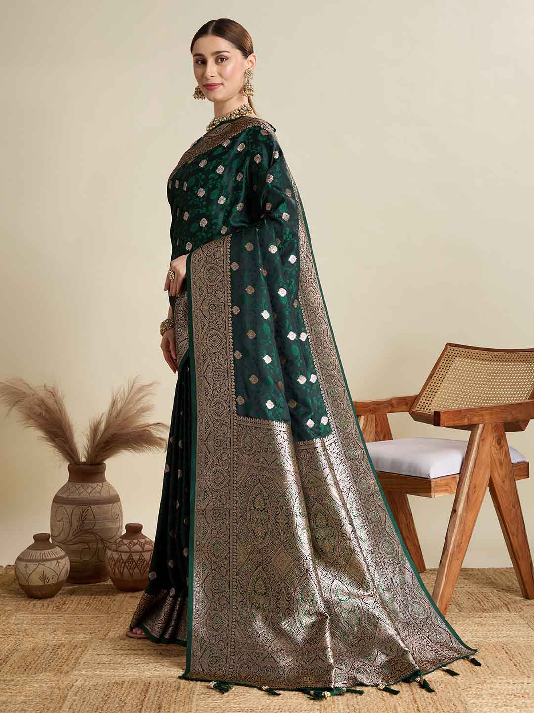 Urban Pallu Woven Design Silk Blend Party Saree