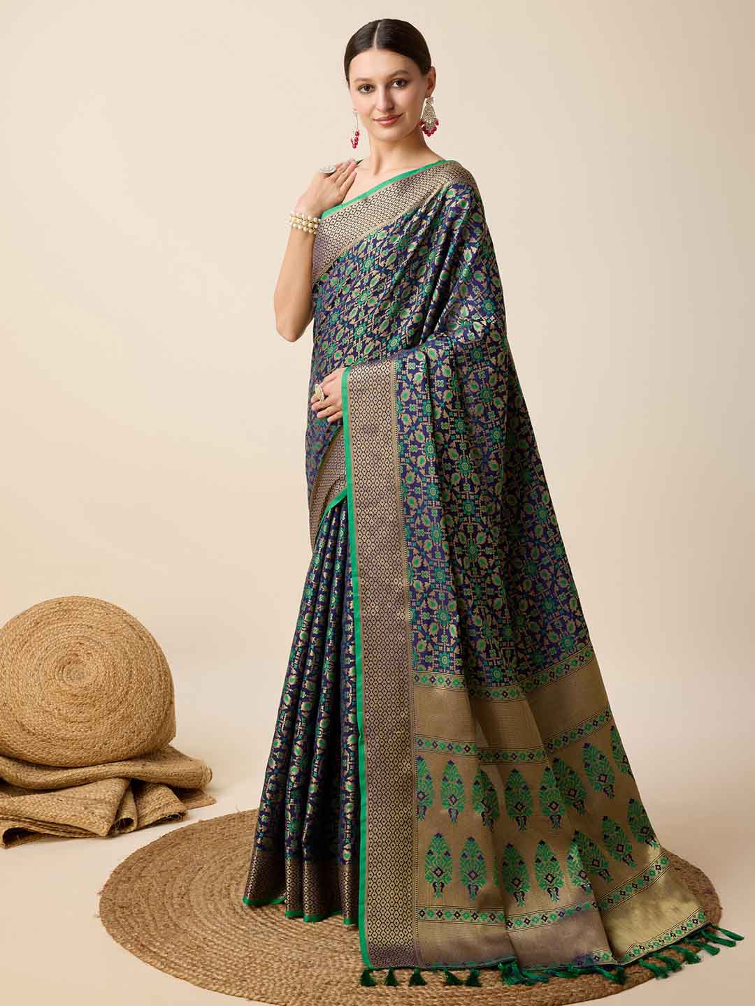 Urban Pallu Woven Design Silk Blend Party Saree