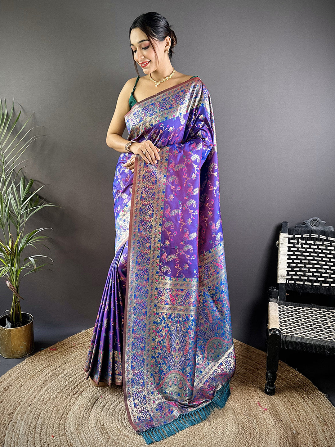 Urban Pallu Woven Design Silk Blend Traditional Saree