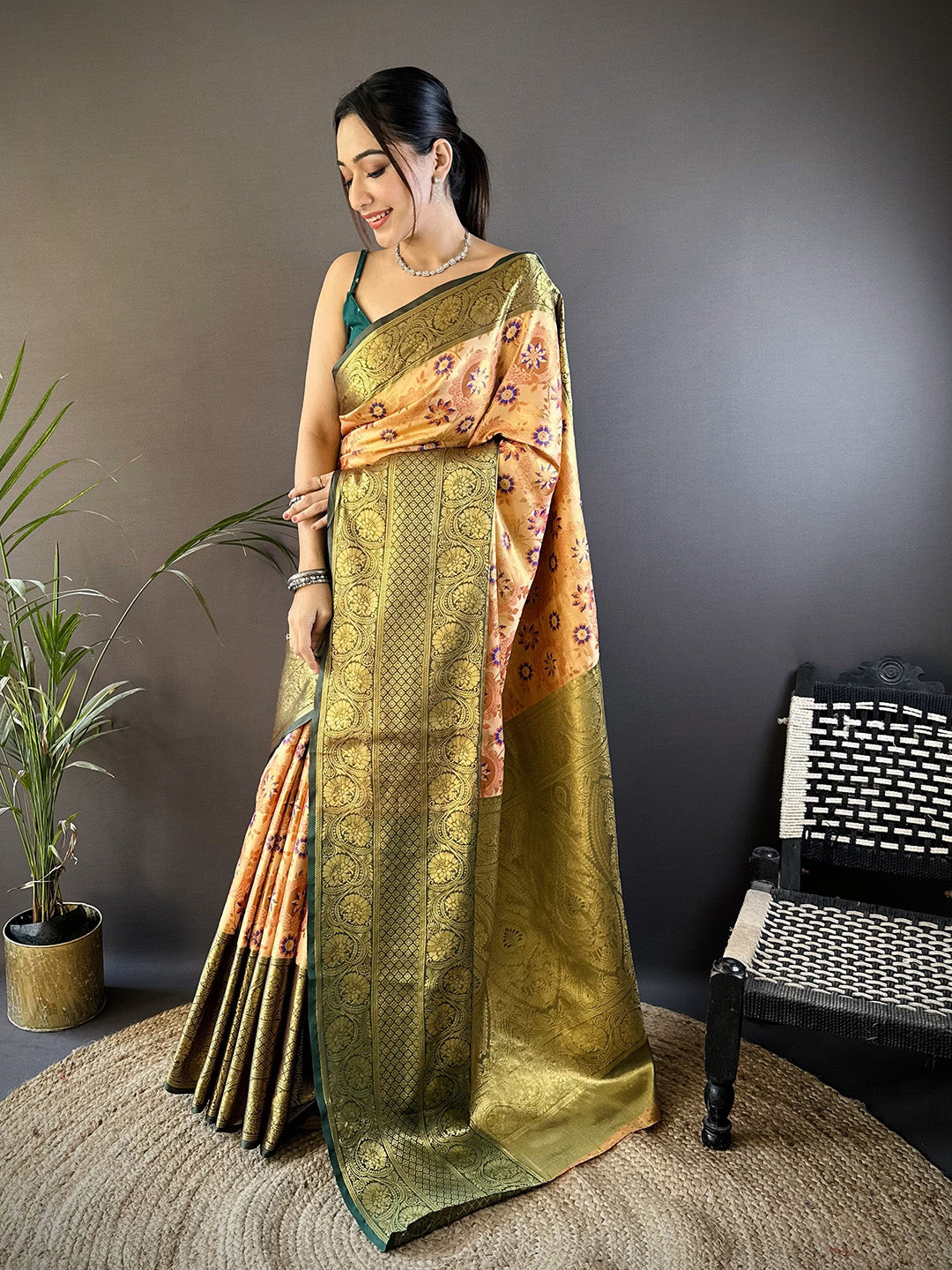 Urban Pallu Woven Design Silk Blend Traditional Saree