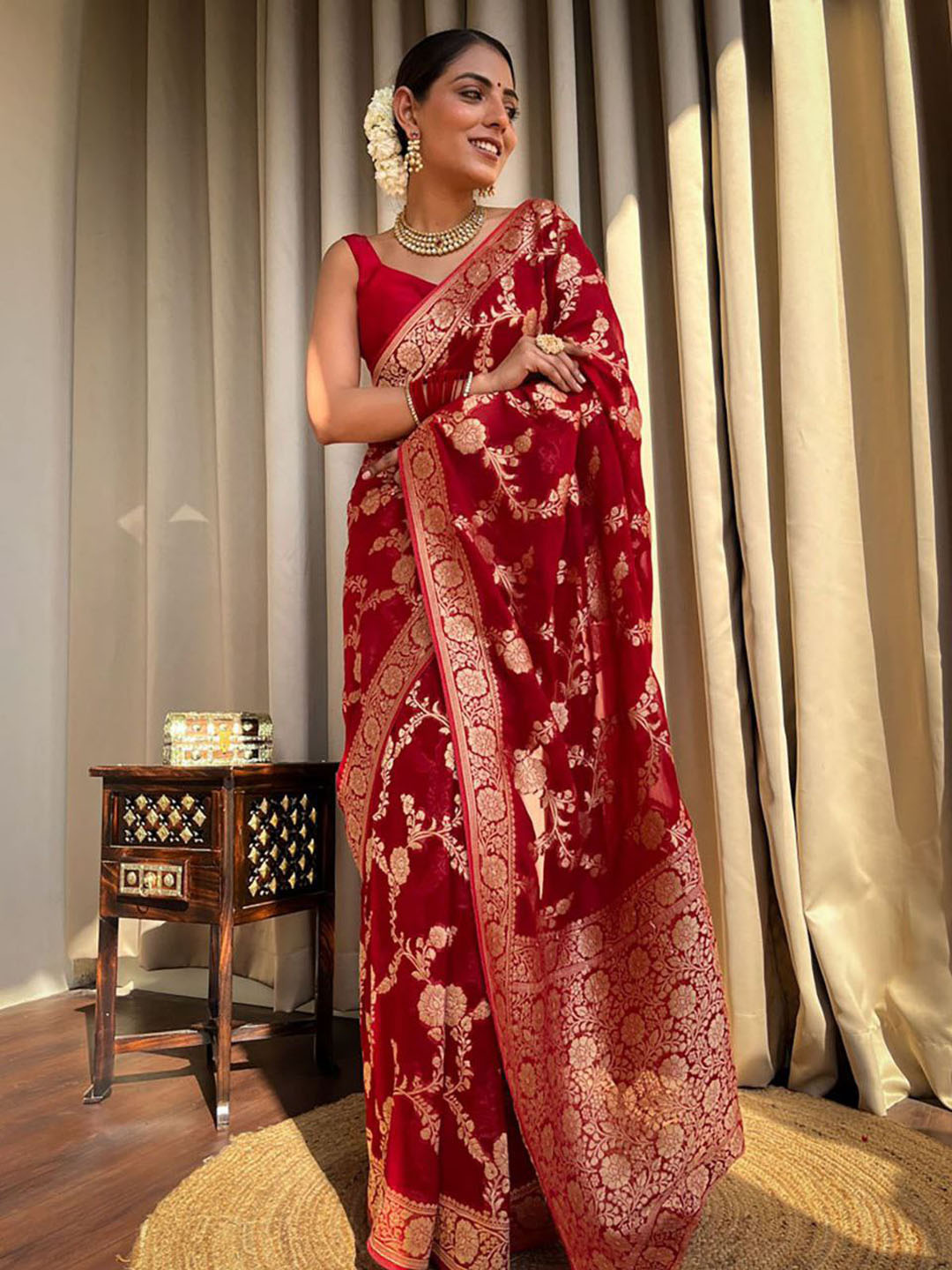 Urban Pallu Woven Design Silk Blend Traditional Saree