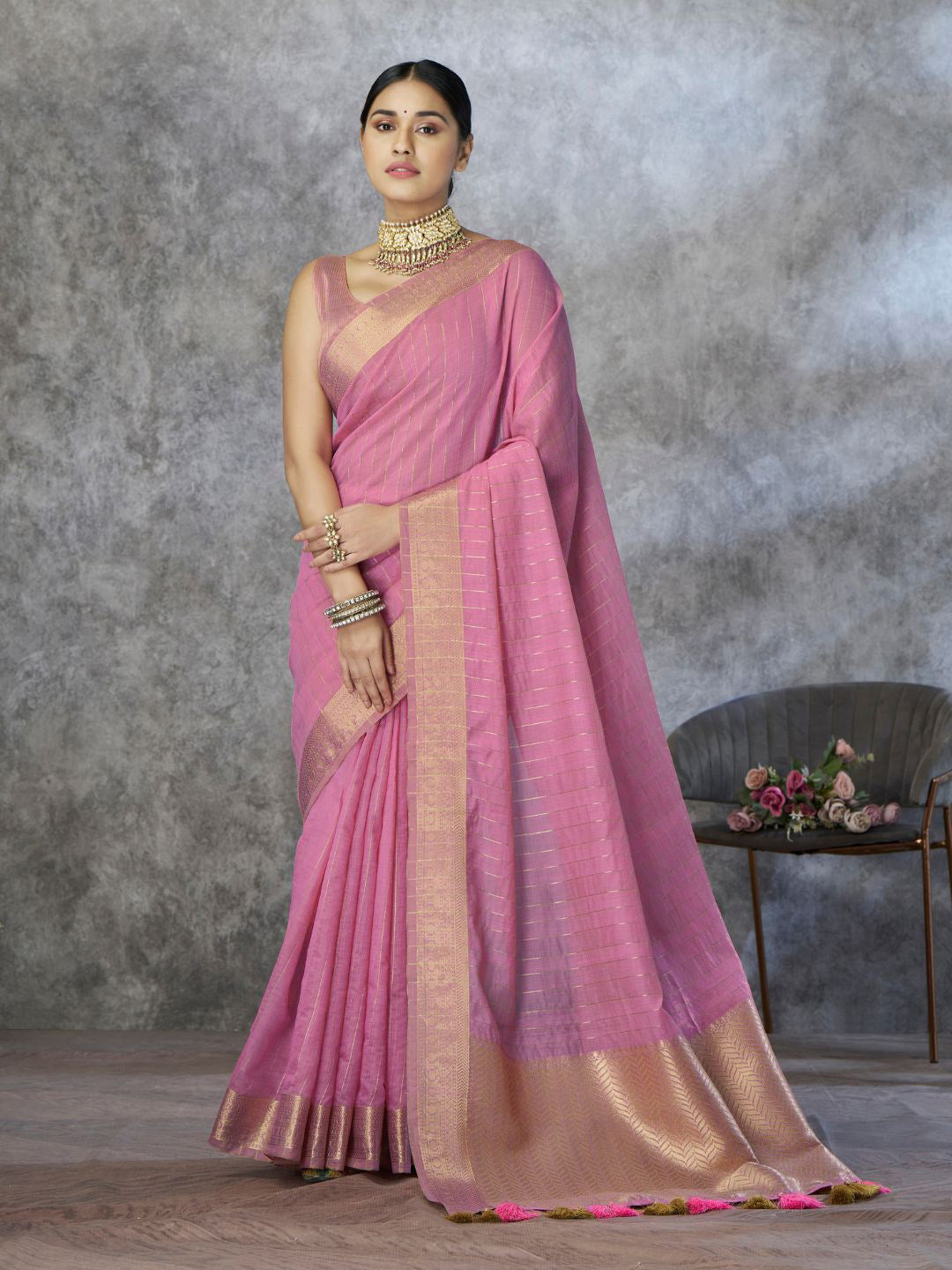 Urban Pallu Solid Cotton Blend Daily Saree