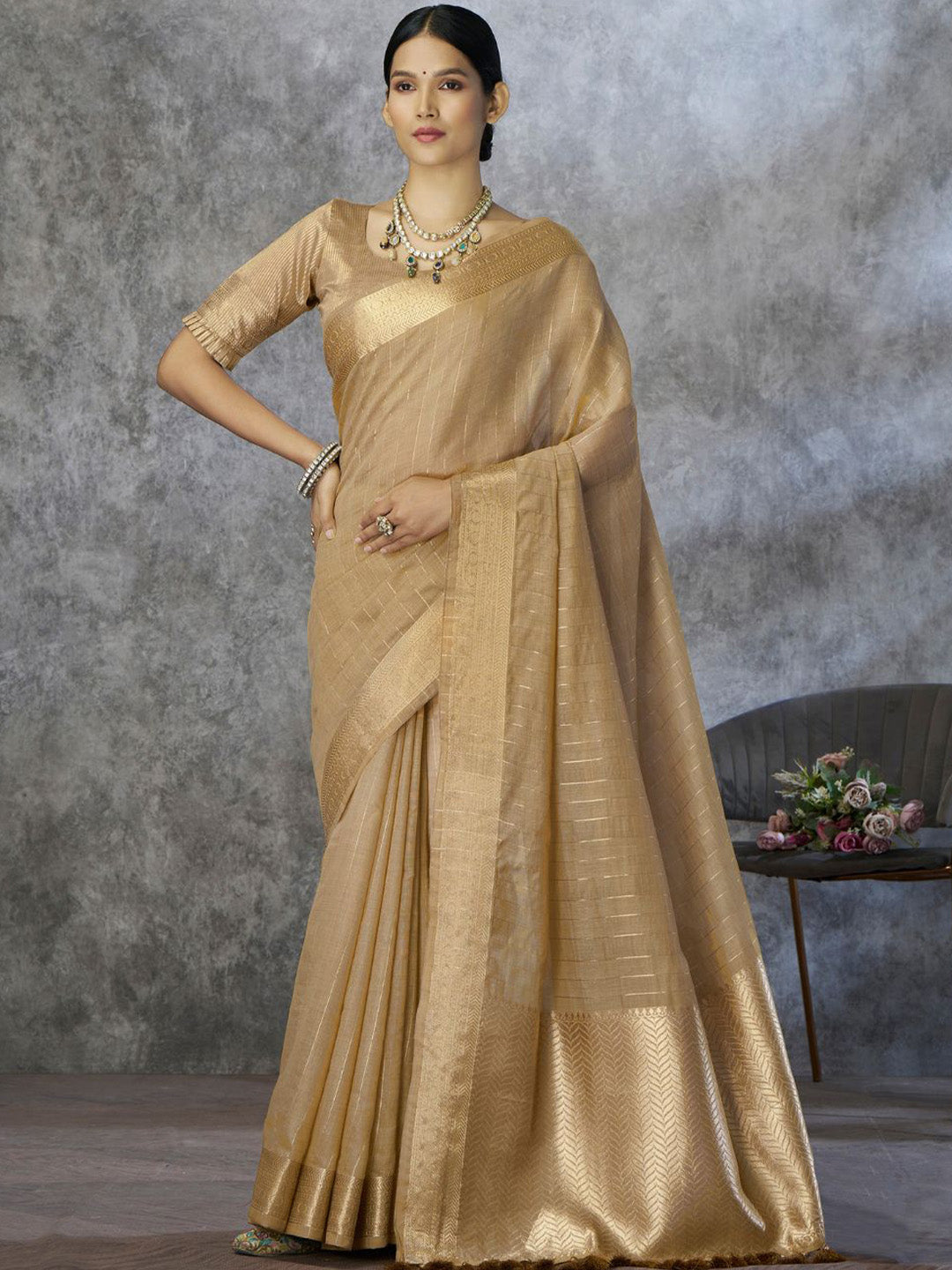 Urban Pallu Solid Cotton Blend Daily Saree