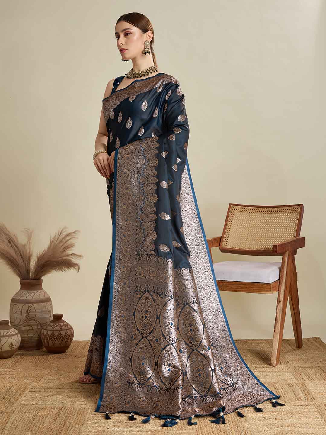 Urban Pallu Woven Design Silk Blend Party Saree