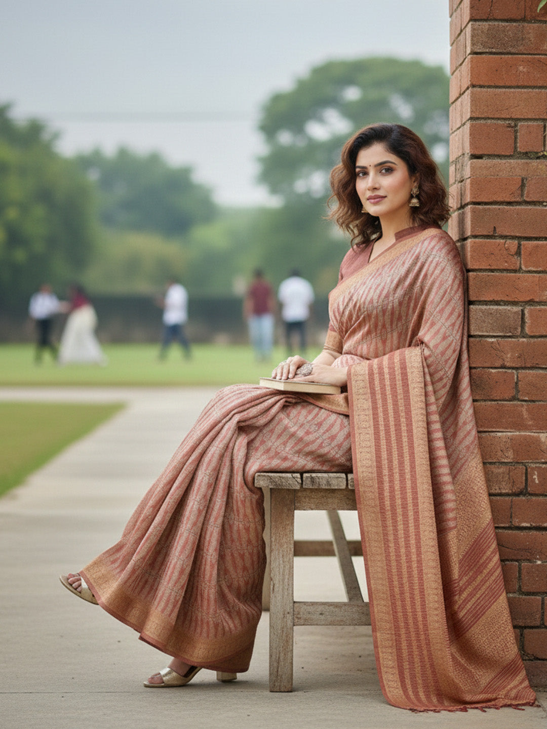 Urban Pallu Floral Sequinned Silk Blend Fusion Saree