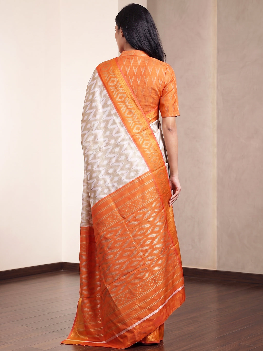 Urban Pallu Printed Silk Blend Festive Saree