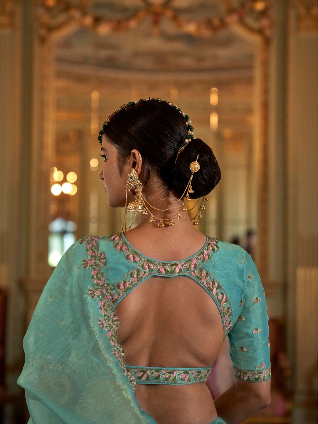Urban Pallu Solid Tissue Fusion Saree