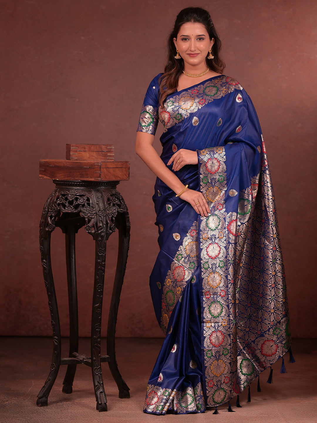 Urban Pallu Woven Design Silk Blend Traditional Saree