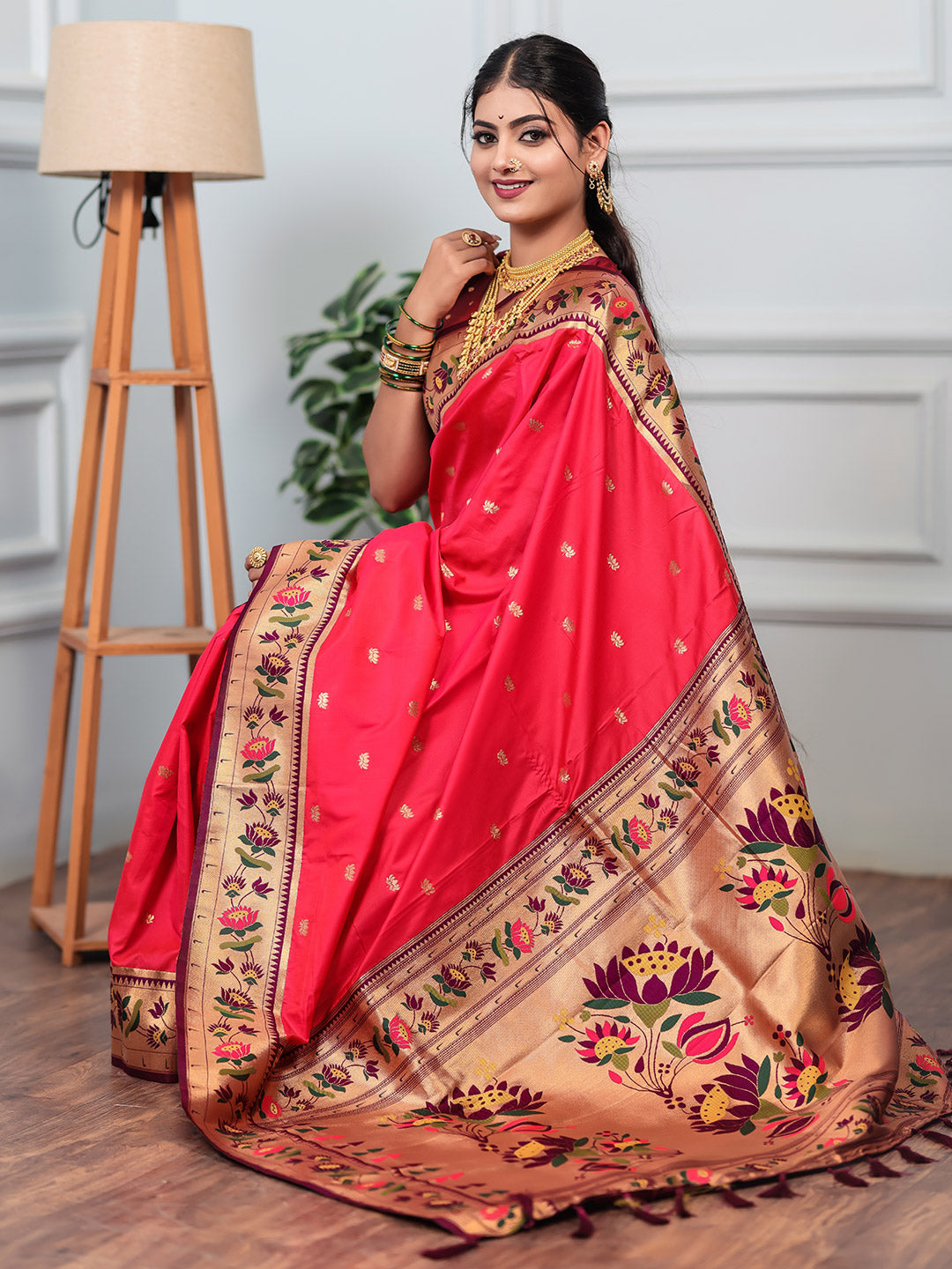 Urban Pallu Woven Design Silk Blend Traditional Saree