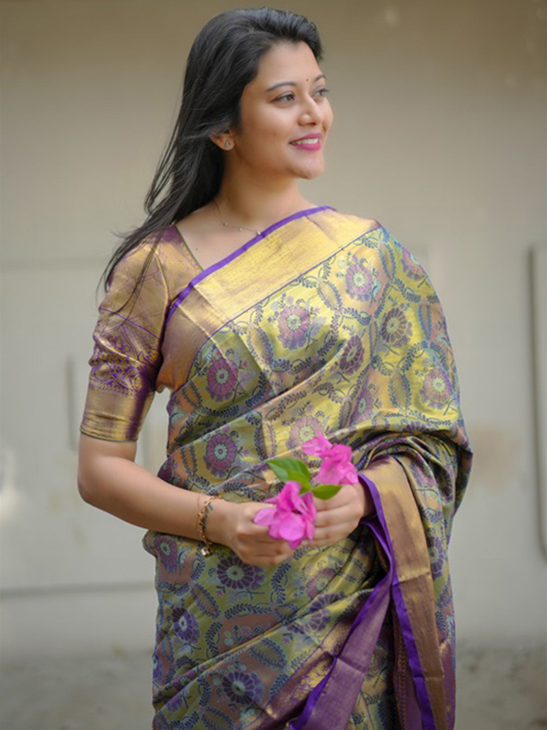 Urban Pallu Woven Design Silk Blend Traditional Saree
