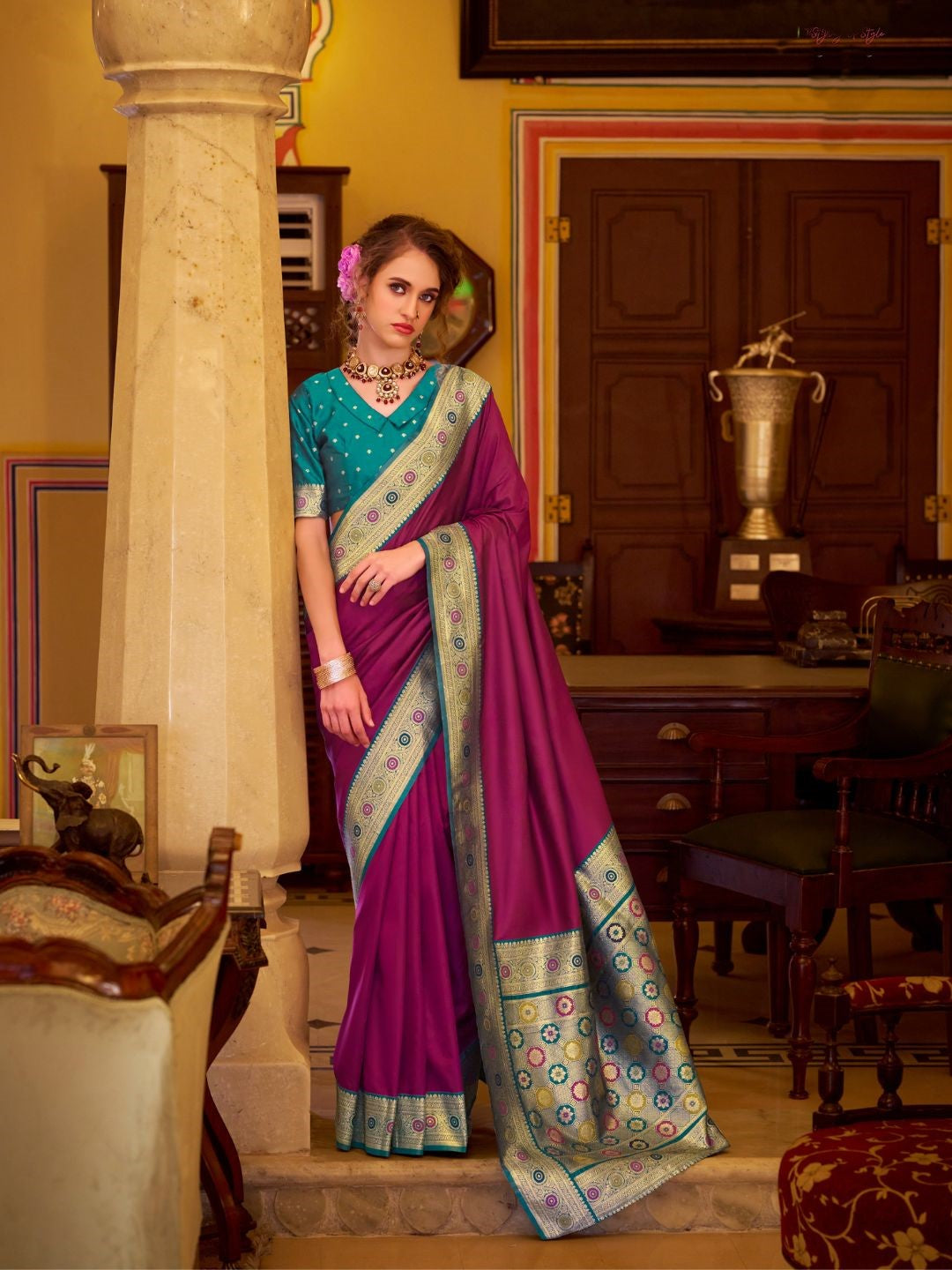 Urban Pallu Woven Design Silk Blend Daily Saree