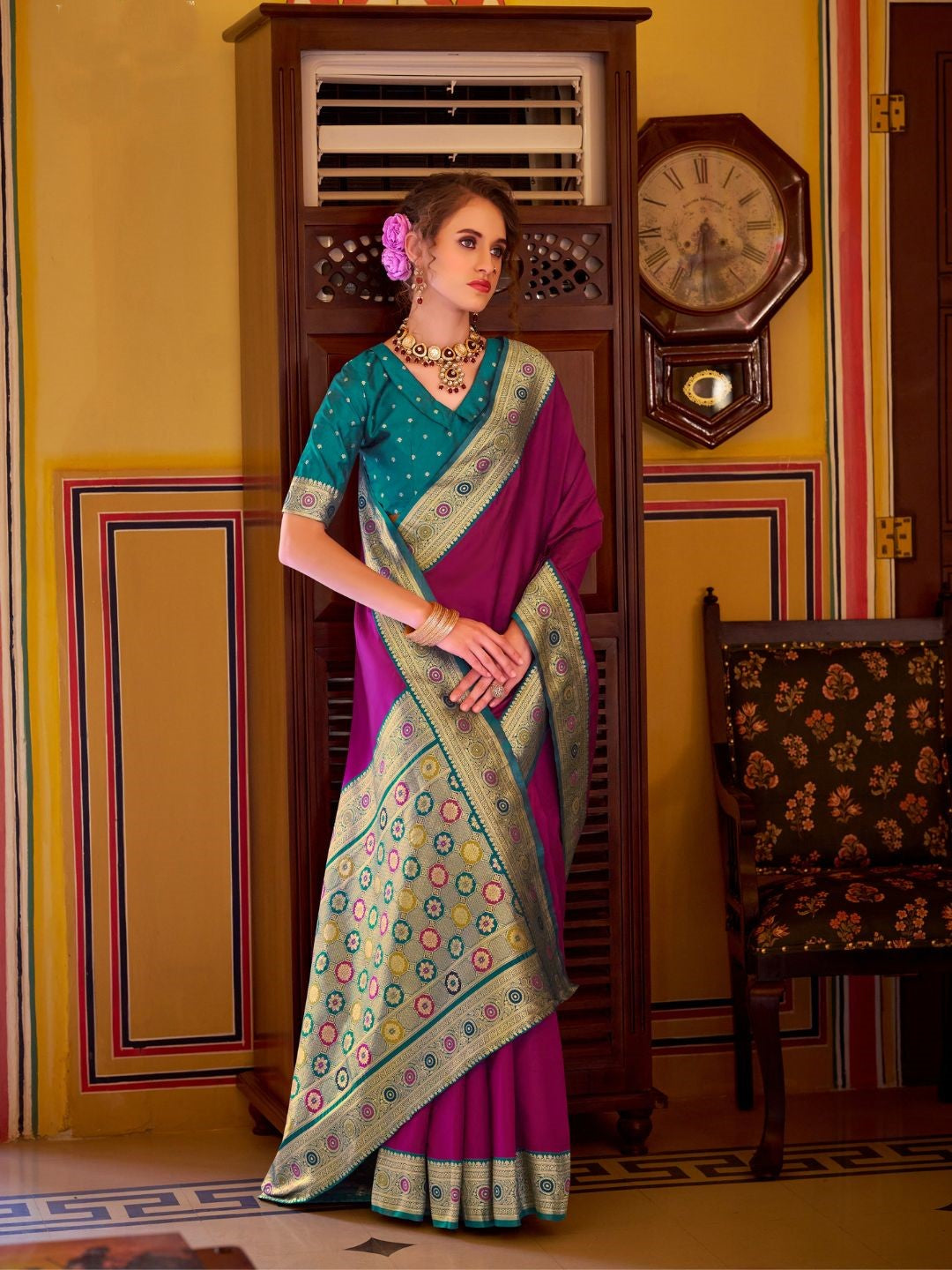Urban Pallu Woven Design Silk Blend Daily Saree