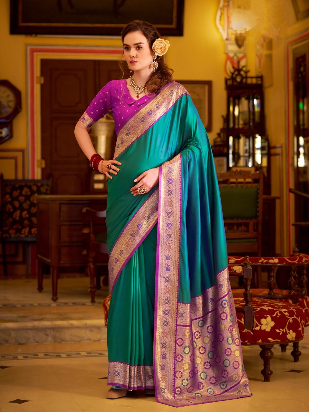 Urban Pallu Woven Design Silk Blend Daily Saree