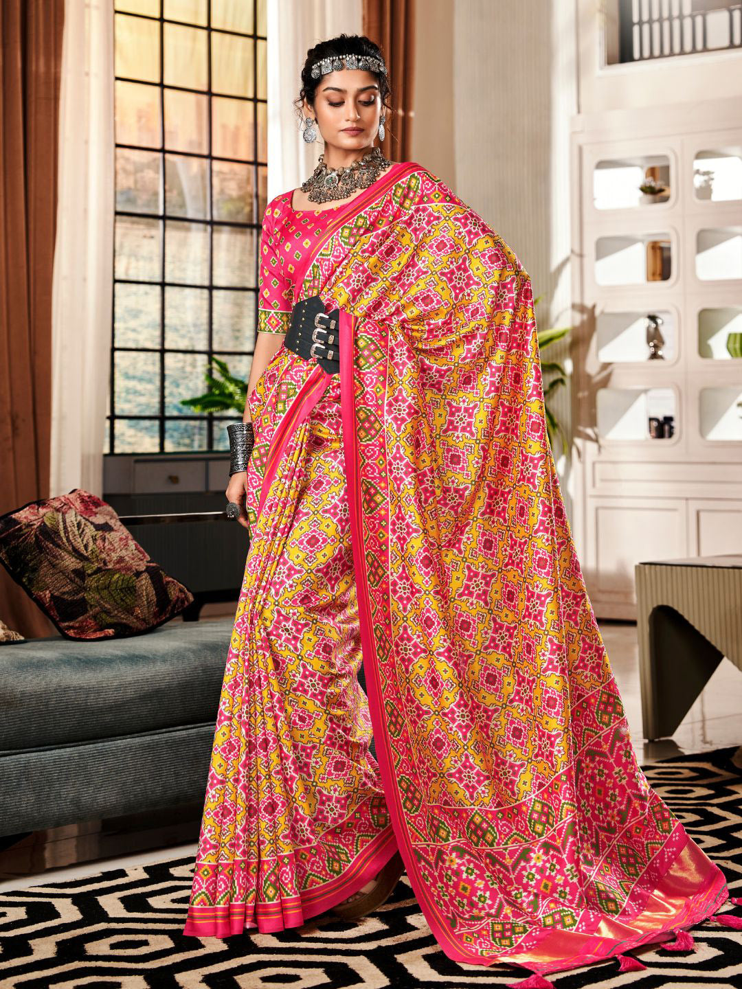 Urban Pallu Woven Design Cotton Blend Daily Saree
