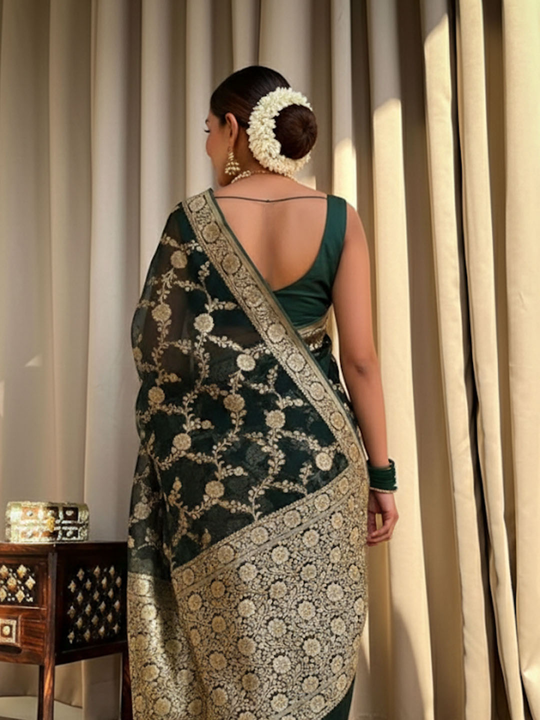 Urban Pallu Woven Design Silk Blend Traditional Saree