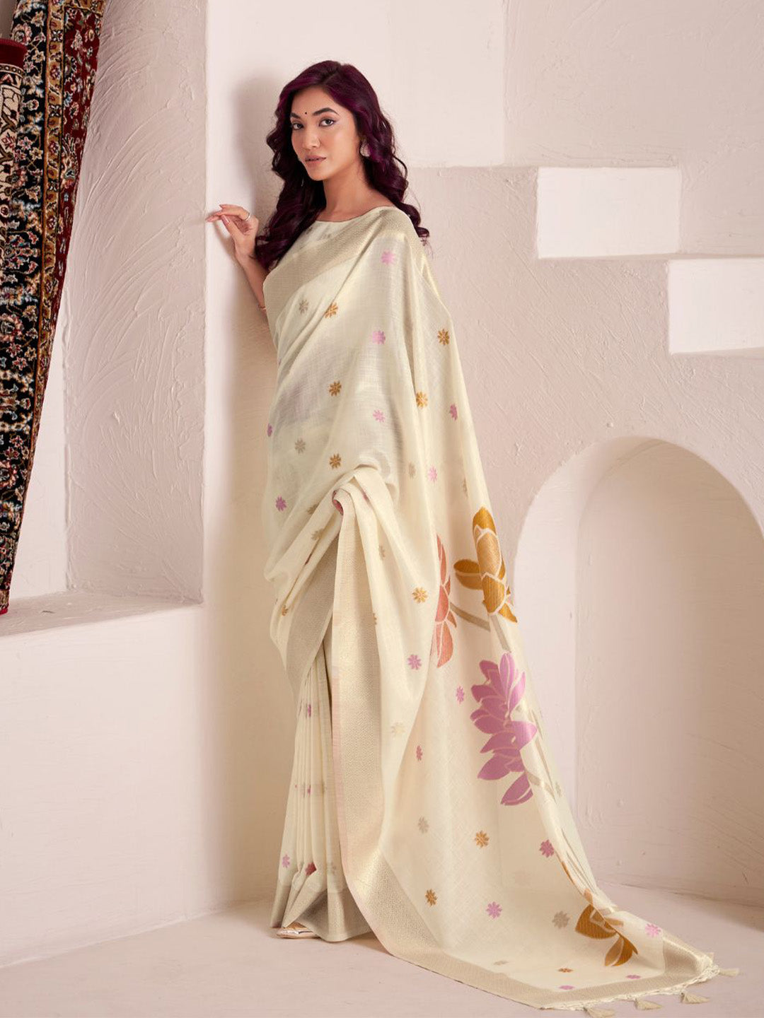 Urban Pallu Woven Design Silk Blend Daily Saree