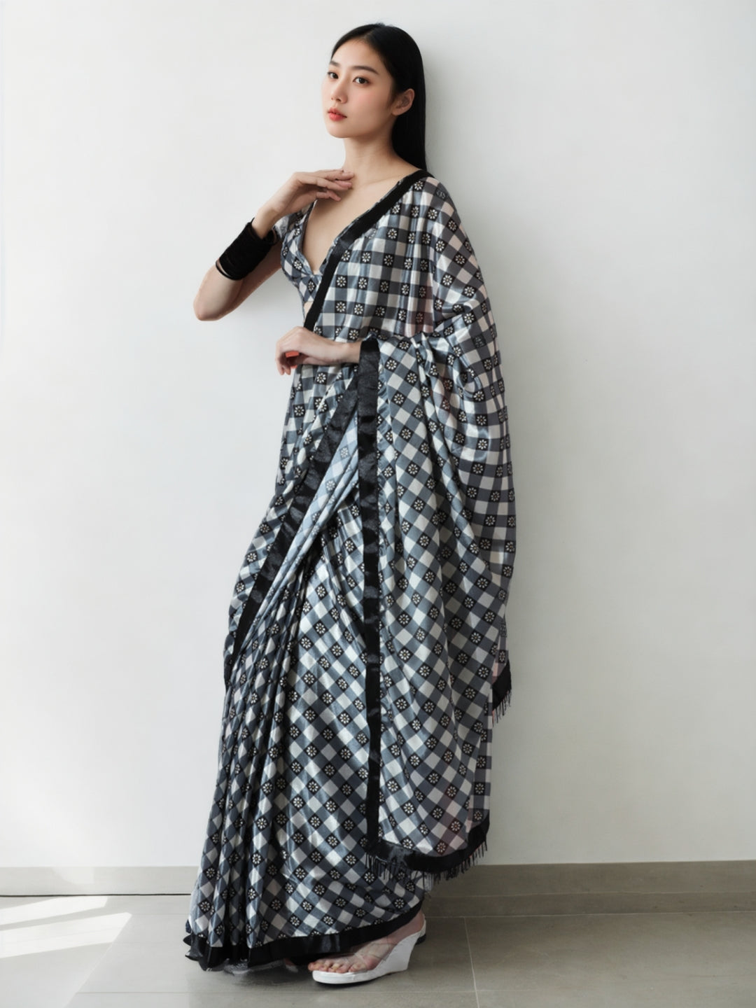 Urban Pallu Woven Design Silk Blend Fusion Saree