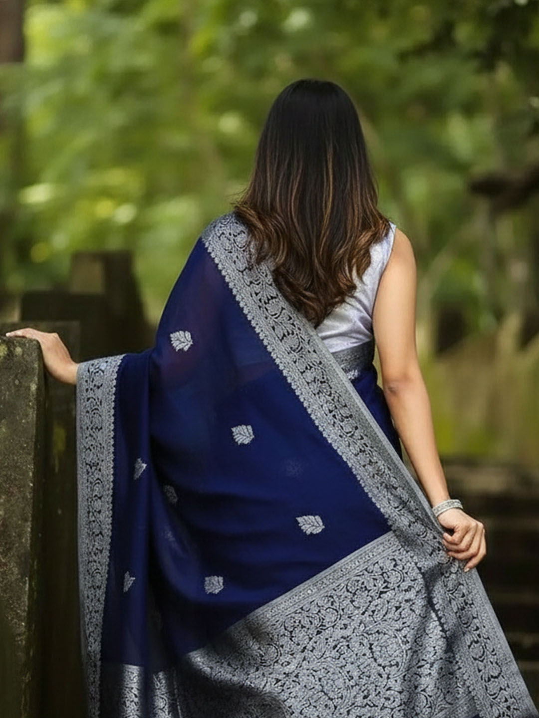 Urban Pallu Woven Design Silk Blend Work Saree