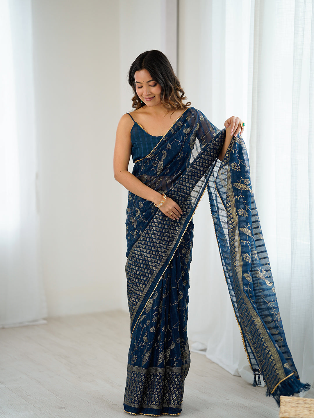 Urban Pallu Printed Poly Chiffon Daily Saree