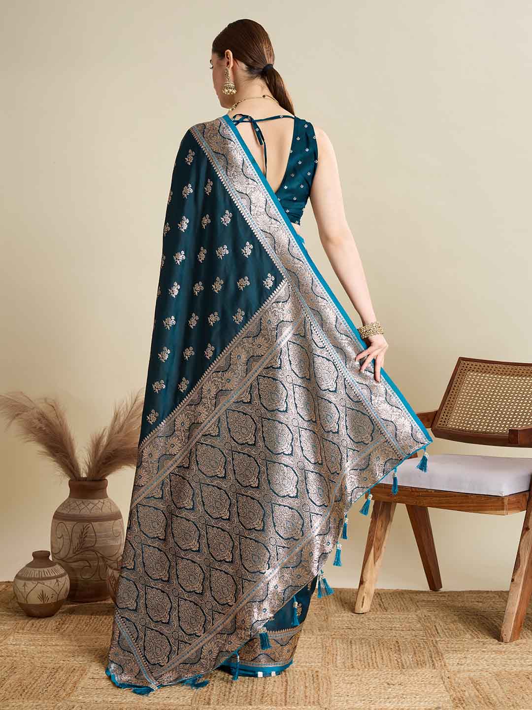 Urban Pallu Woven Design Silk Blend Party Saree