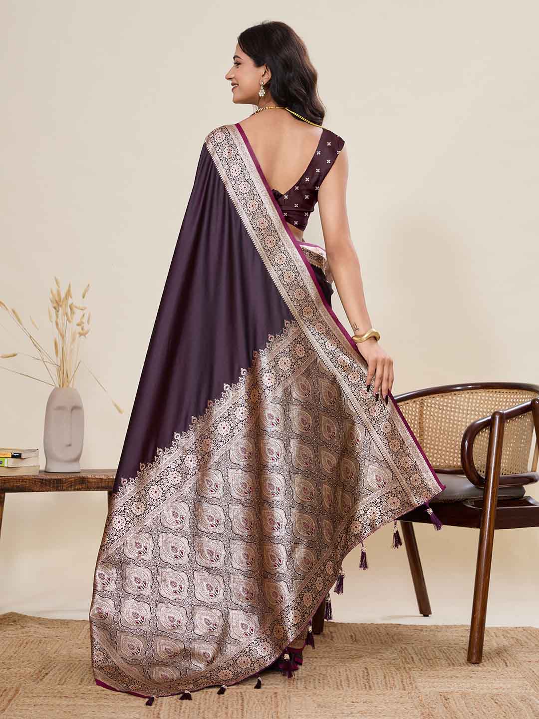 Urban Pallu Woven Design Silk Blend Party Saree