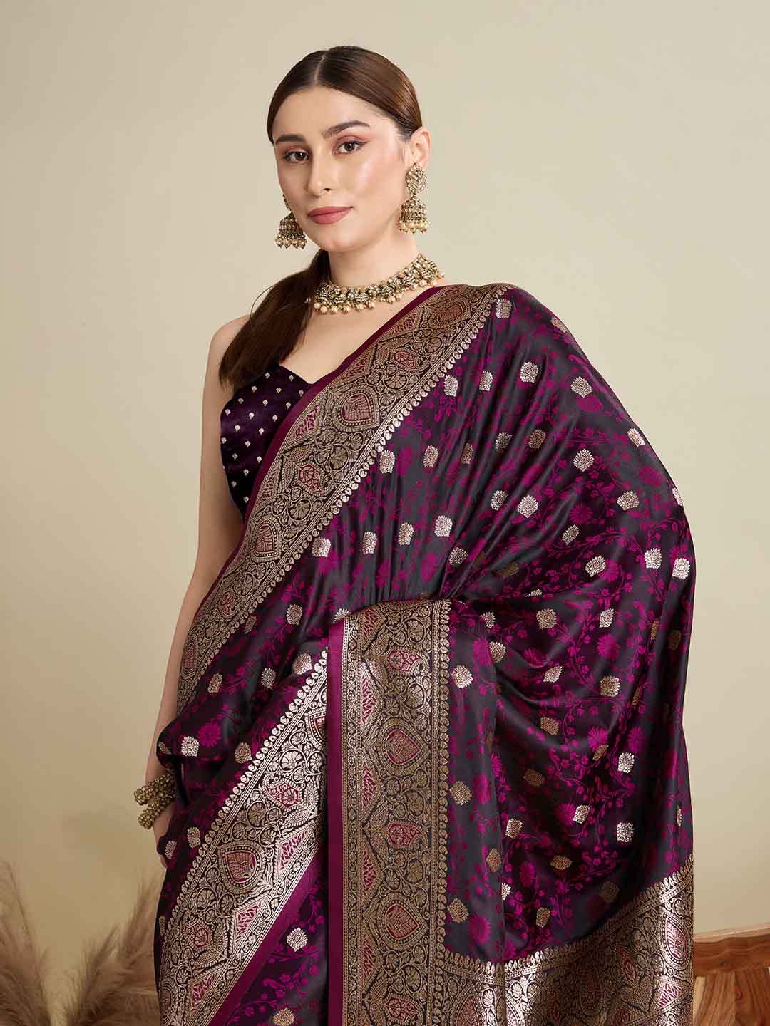 Urban Pallu Woven Design Silk Blend Party Saree
