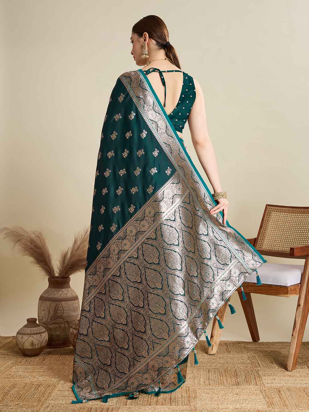Urban Pallu Woven Design Silk Blend Party Saree