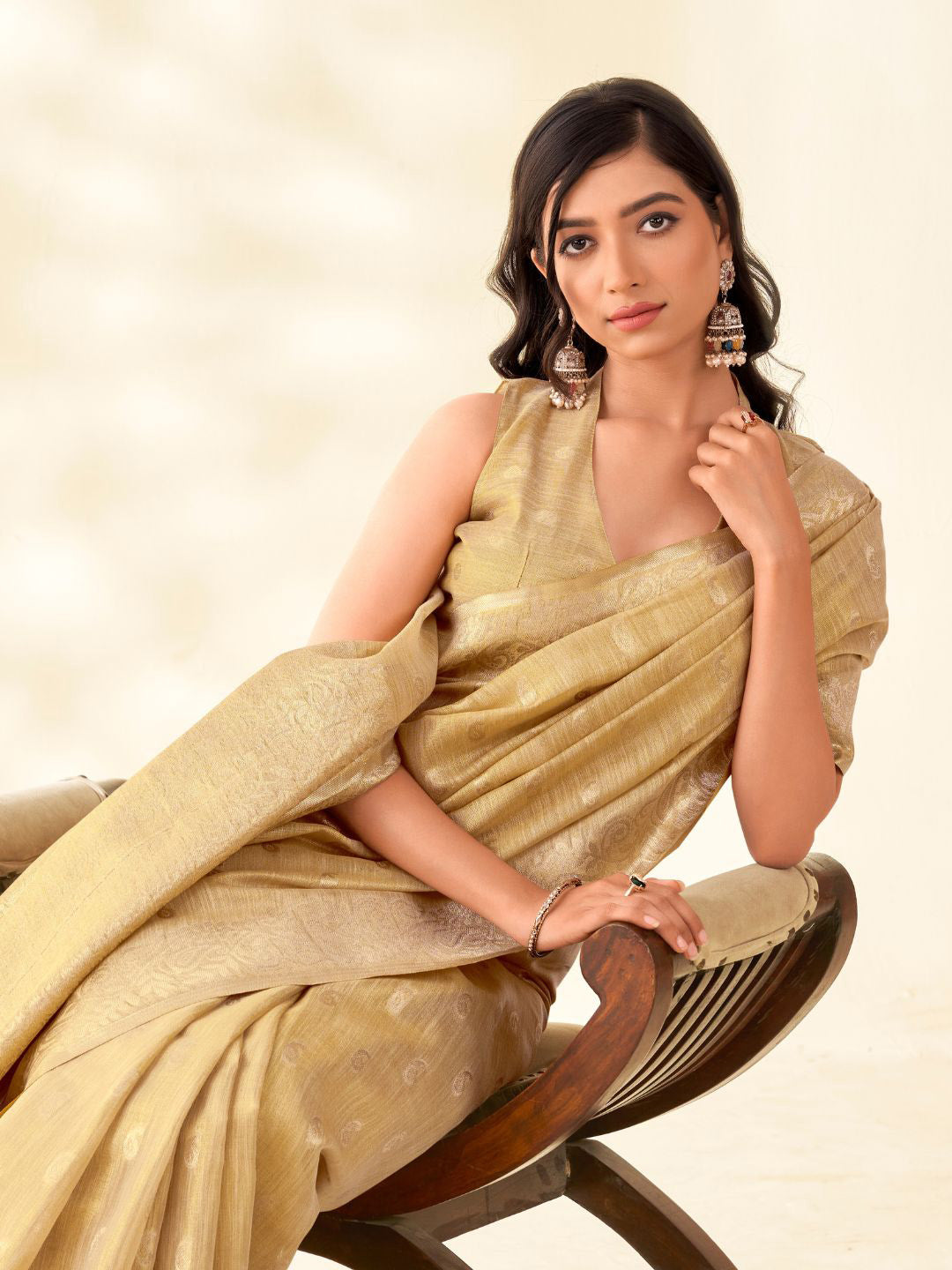 Urban Pallu Woven Design Silk Blend Traditional Saree