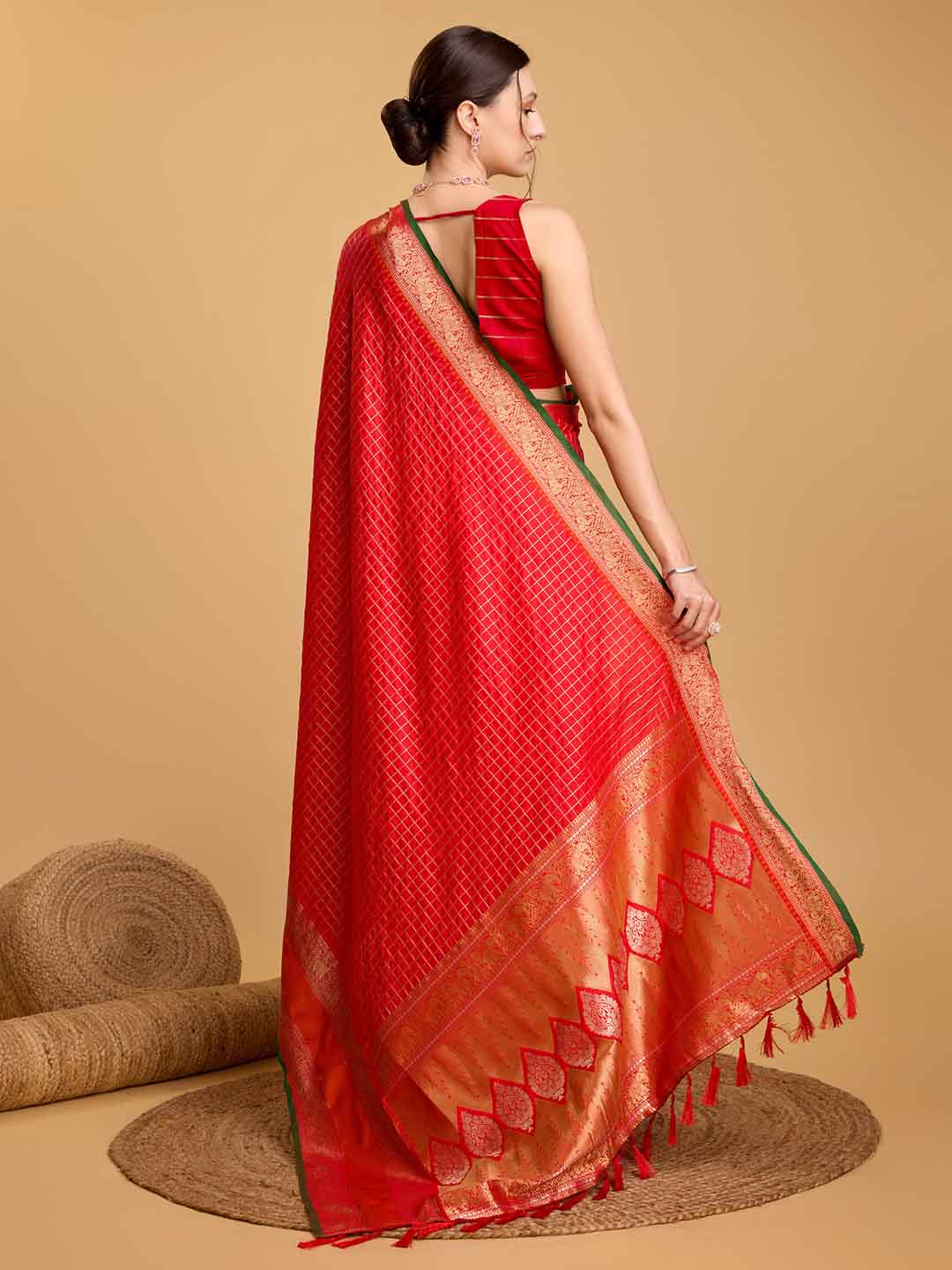 Urban Pallu Woven Design Silk Blend Party Saree